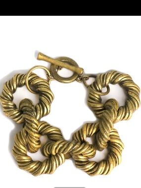 Chunky Exaggerated Interlocking Circle Bracelet